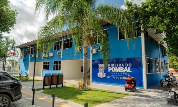 Prefeitura de Ribeira do Pombal abre concurso com salários de até R$2.212,36