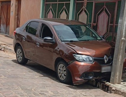 Mulher é morta a tiros enquanto dirigia em Miguel Calmon