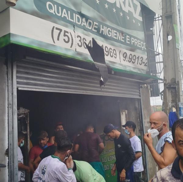 Incêndio destrói frigorífico em Queimadas