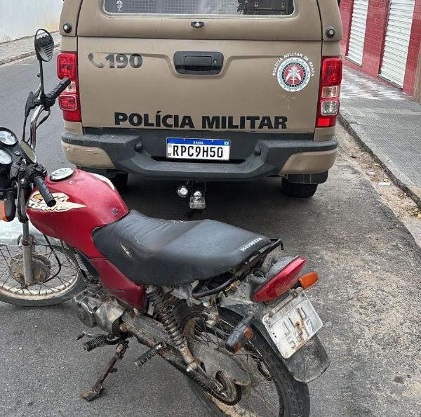 Polícia Militar recupera moto roubada em Valente