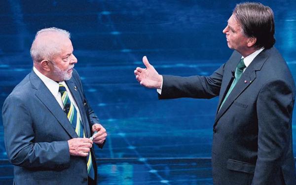 Quaest: 44% dizem ter mais medo de Bolsonaro voltar; 41%, de Lula continuar