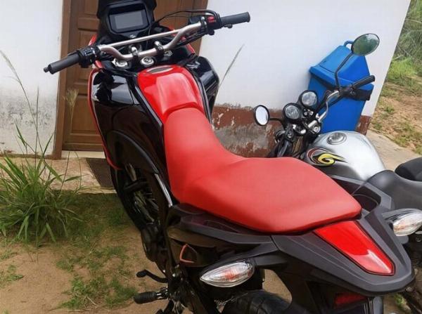 Ação da PM apreende motocicleta clonada na zona rural de Ipirá