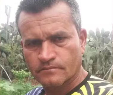 Homem morre esmagado após trator capotar e cair sobre ele em Riachão do Jacuípe