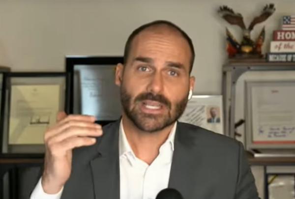 Eduardo sobre 2026: 'Com meu pai fora, eu sou candidato à Presidência'