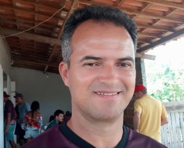 Homem morre eletrocutado ao tentar sinalizar área de risco após acidente em Riachão do Jacuípe