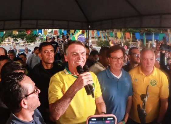 Bolsonaro venceria Lula no 2º turno, segundo o Datafolha