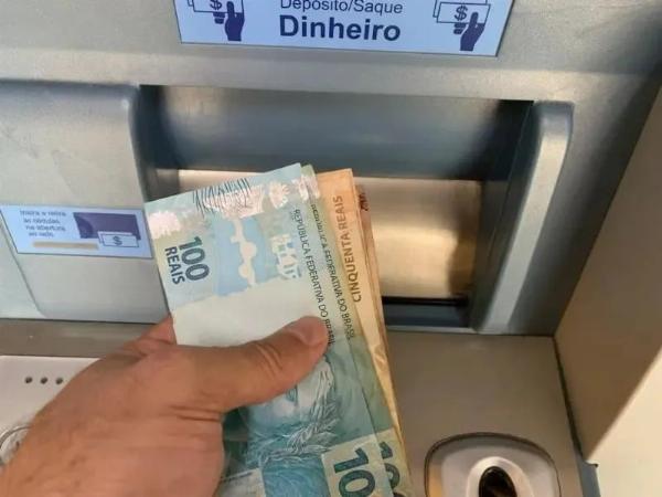 Governo Lula define salário mínimo para 2026; saiba o valor