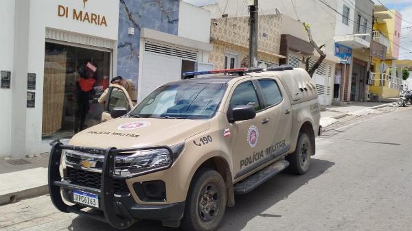 Comerciante aciona PM após ter loja atingida por tiro em Barrocas