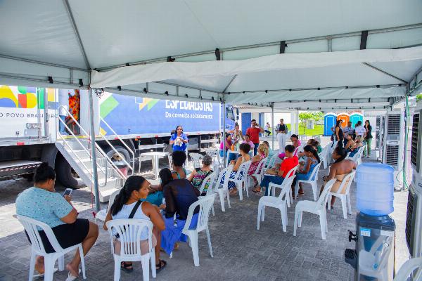 Pacientes do SUS de Serrinha já contam com carreta de saúde do programa Agora Tem Especialistas