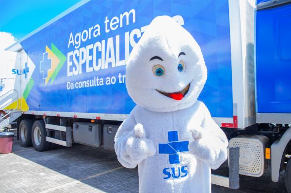 Pacientes do SUS de Serrinha já contam com carreta de saúde do programa Agora Tem Especialistas