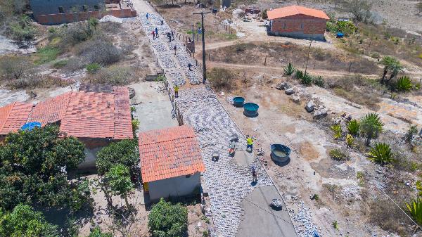 Serrinha: pavimentação avança em comunidades da zona rural com pacote de 60 km de obras
