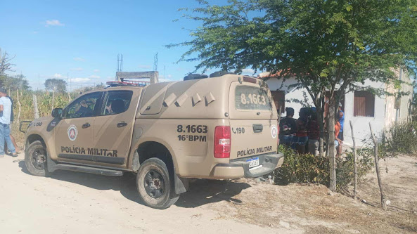 Mulher é assassinada com golpe de faca no pescoço em Barrocas; suspeito é encontrado morto