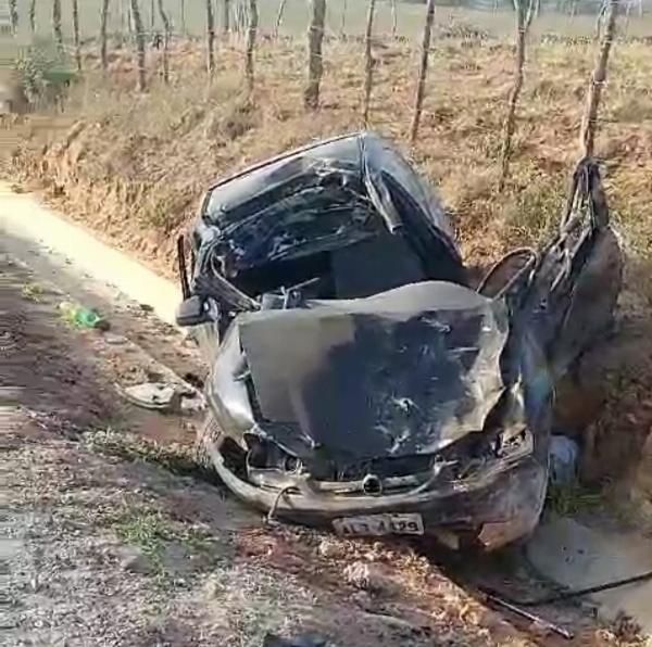 Motorista morre após atropelar vaca na BA-084, em Água Fria