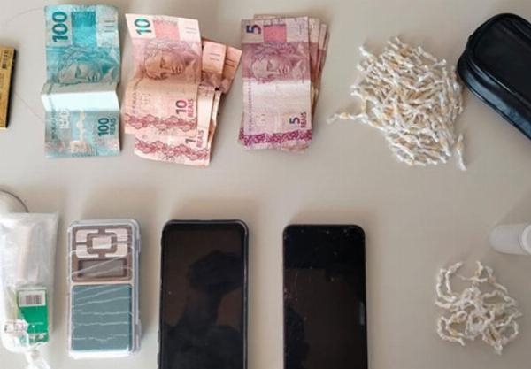 Dois irmãos são presos em Araci suspeitos de tráfico de drogas