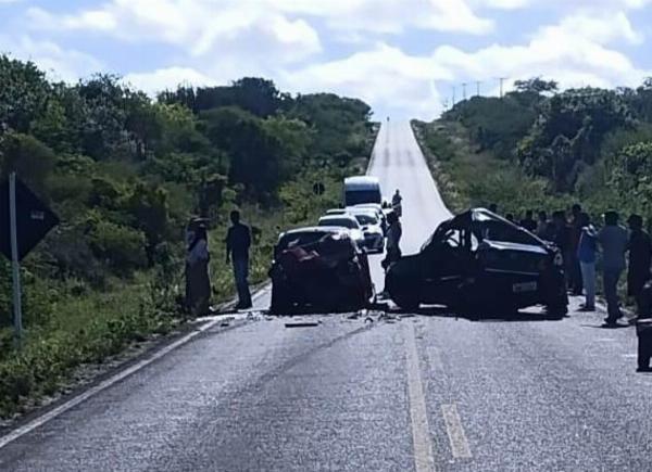 Morre terceira vítima de acidente entre dois carros em São Domingos; condutores eram tio e sobrinho