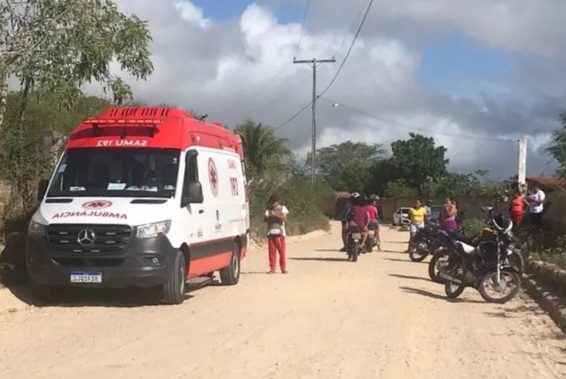 Primas de 46 e 59 anos morrem após moto ser atingida por carro na zona rural de Valente