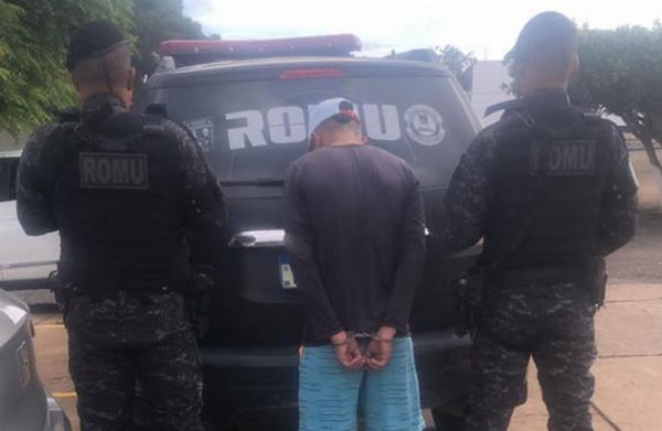 Mulher é esfaqueada em bar de Tucano enquanto comemorava o próprio aniversário; companheiro foi preso