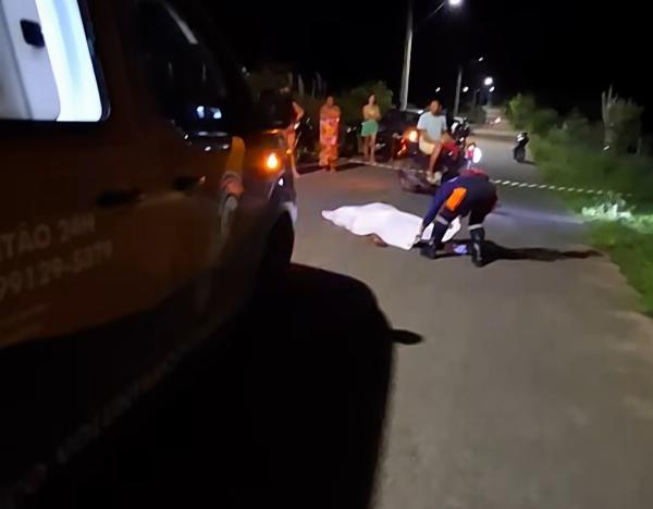 Adolescente morre ao perder controle de moto e atingir poste de energia em Conceição do Coité