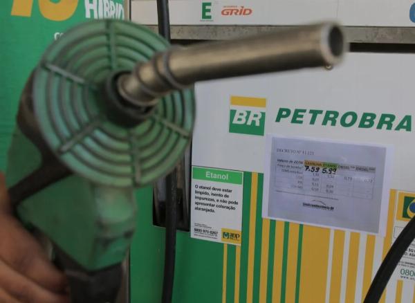 Petrobras reduz preço da gasolina em 5,6%