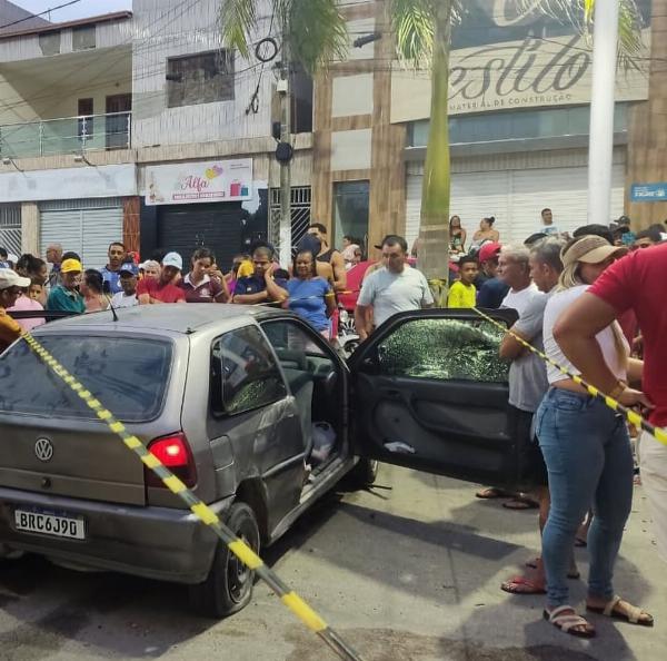 Homem morre após carro bater em árvore e capotar em Salgadália