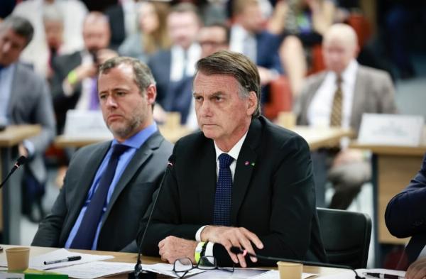 Bolsonaro revela conversa com Forças Armadas, mas nega tentativa de golpe: "Não tinha clima"