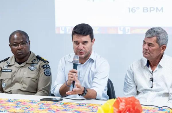 Prefeito de Serrinha anuncia construção de novo Estádio