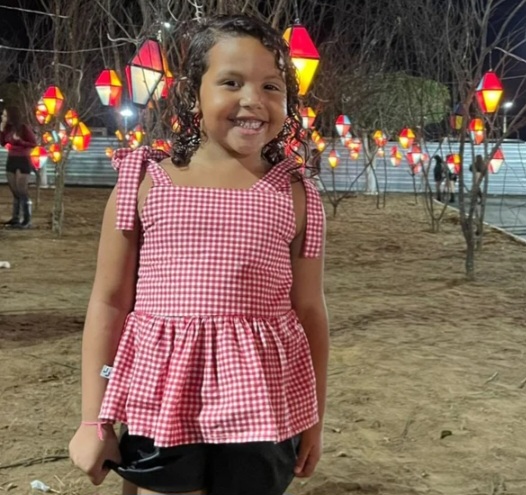 Menina de 5 anos cai de roda gigante em Ipirá