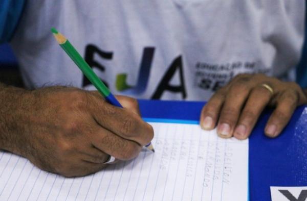 Matrículas para Educação de Jovens e Adultos (EJA) seguem abertas em Serrinha