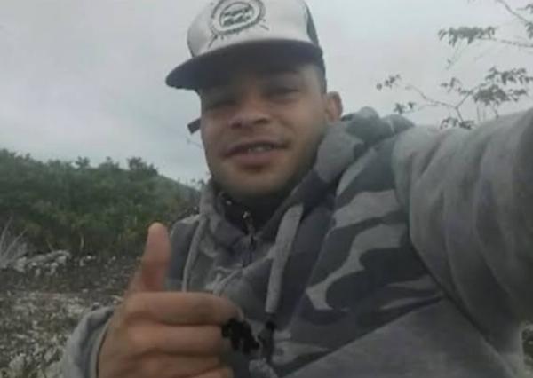 Homem é morto a tiros em frente a lava-jato do pai em Jacobina