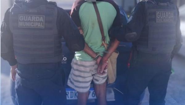Homem é preso em Tucano por descumprir medida protetiva e ameaçar a própria mãe de 75 anos