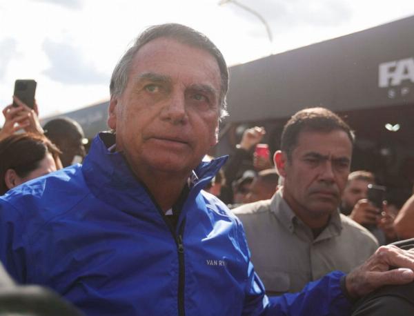Moraes decreta prisão domiciliar de Jair Bolsonaro