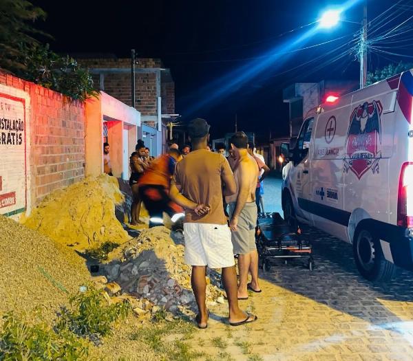 Motociclista grávida fica ferida após tentar desviar de cachorro e sofrer acidente em Coité