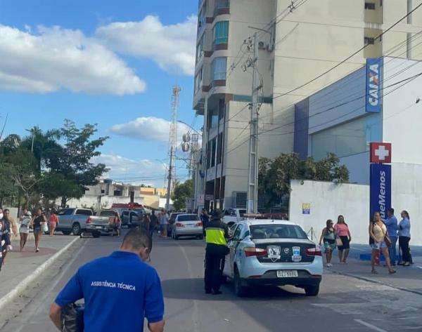Motorista passa mal ao volante, perde controle de carro e atropela duas pessoas em Conceição do Coité