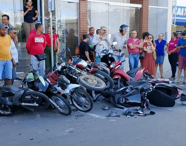 Motorista passa mal ao volante, perde controle de carro e atropela duas pessoas em Conceição do Coité