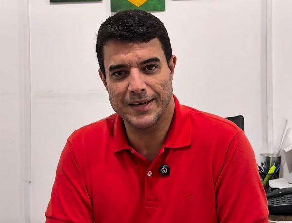 Prefeito de Serrinha reduz 50% do próprio salário, do vice e dos secretários para enfrentar crise financeira