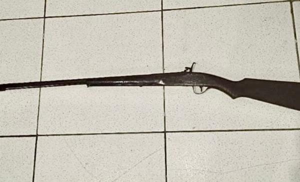 Homem é preso por ameaçar a filha por causa de R$ 30 em Barrocas