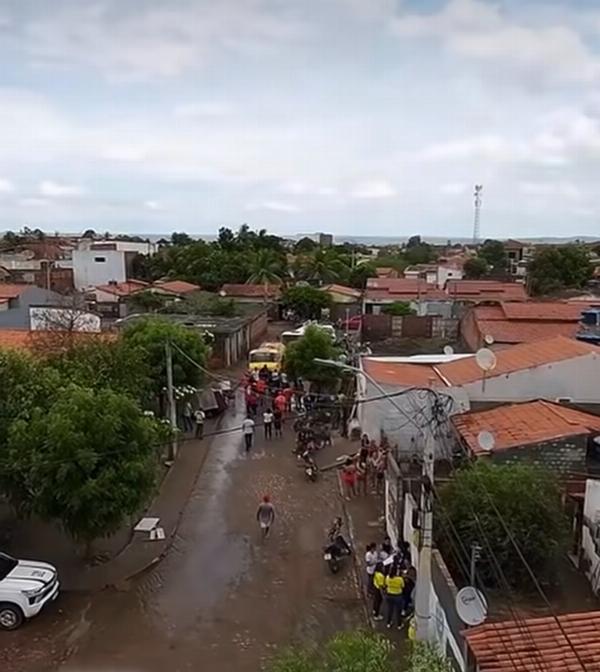 Prefeita de Araci faz apelo após fortes chuvas: 'Situação terrível'