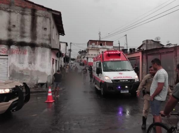 Criança de 10 anos morre atropelada por caminhão enquanto brincava de bicicleta em Cansanção