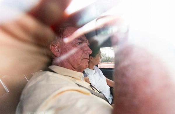 Bolsonaro é preso preventivamente pela PF por ordem de Moraes