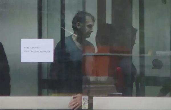 Bolsonaro começa a cumprir pena de 27 anos em regime fechado