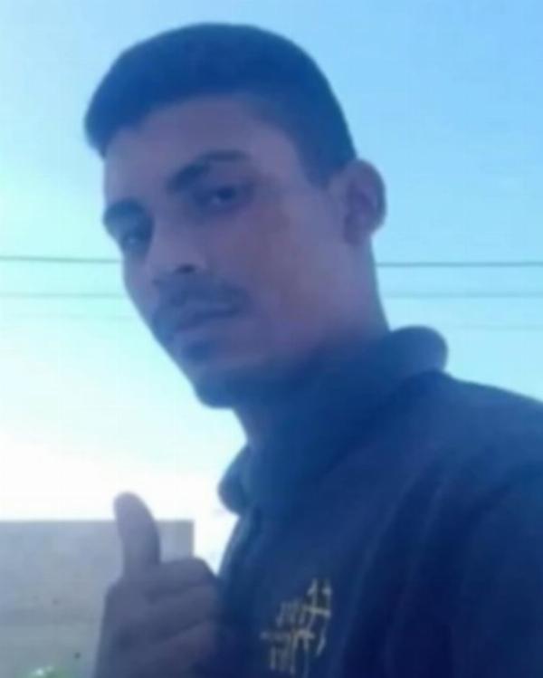 Jovem de 26 anos morre após ser baleado na frente de casa em Cansanção