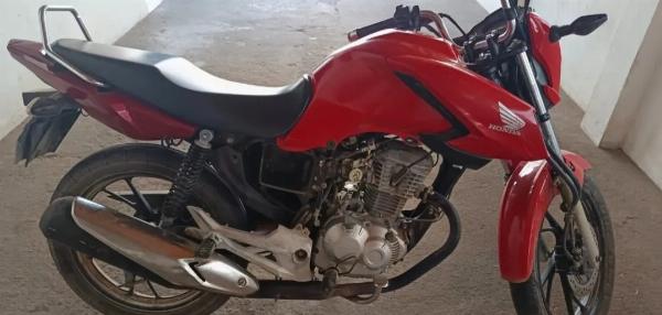 PM recupera motocicleta com restrição de roubo em Nordestina