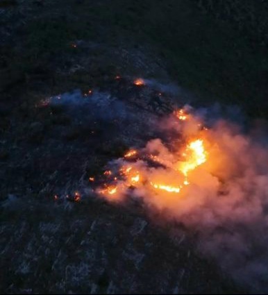 Uso de fogos de artifício causa incêndio na Serra da Santa Cruz em Monte Santo