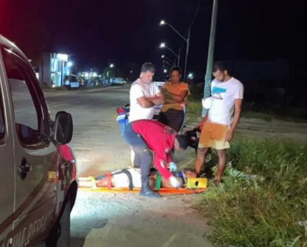 VÍDEO: vestido enrosca na corrente de moto e deixa dois adolescentes feridos em Conceição do Coité