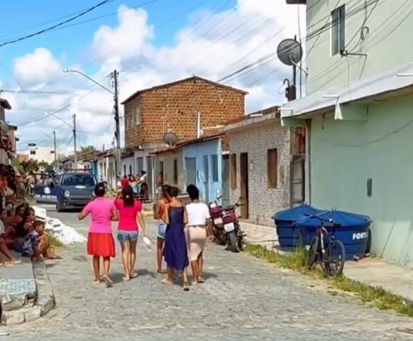 Criminosos se passam por policiais e matam jovem a tiros em Santaluz