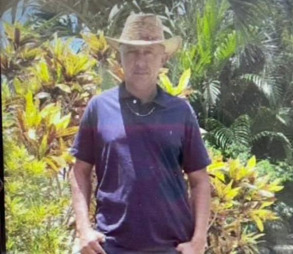 Homem morre e mulher fica ferida após dupla armada invadir casa em Santa Bárbara