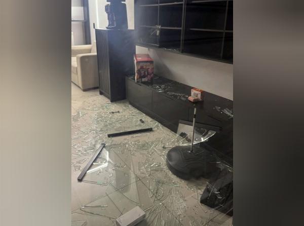 VÍDEO: Dupla faz limpa em loja de importados e deixa prejuízo de R$ 70 mil em Coité