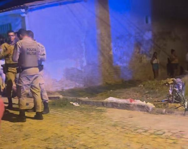 Ribeira do Pombal: Jovem é morto na frente de casa por dupla em moto