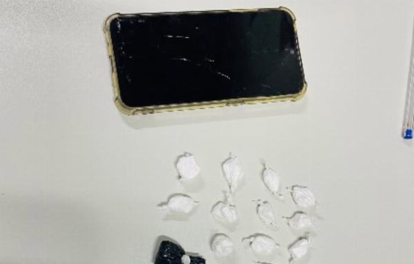 Homem é preso com cocaína após tentar fugir de viatura na zona rural de Araci