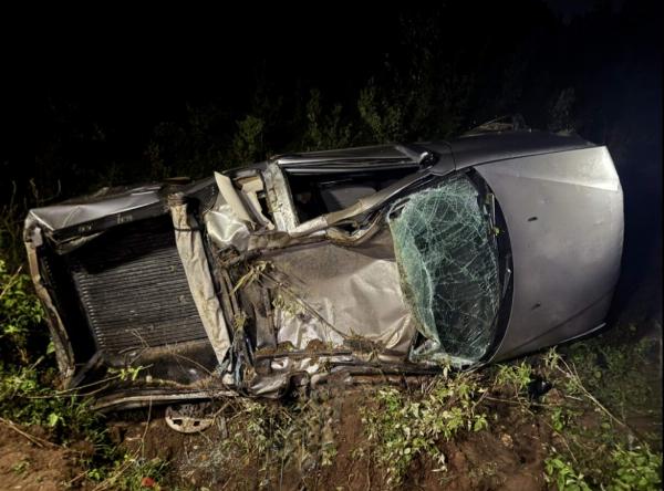 Casal morre após carro sair da pista na BA-130, em Mairi